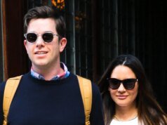 約翰·木蘭尼 (John Mulaney) 談論他在妻子奧立薇婭·瑪恩 (Olivia Munn) 家庭中的角色