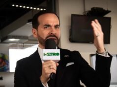 阿韋拉多·德拉埃斯普里拉 (Abelardo de la Esprilla) 對有利於伊万·塞佩達 (Ivan Cepeda) 的民意調查結果做出反應 – Publimetro Columbia