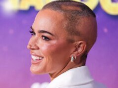 泰迪·梅倫坎普向約翰的父親解釋說她“患有”癌症