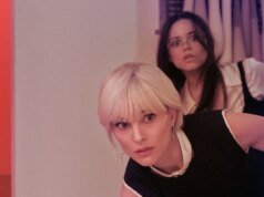 娜塔莉·波特曼和珍娜·奧爾特加在《軟諷刺》中