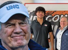 比爾·貝利切克在名人堂冷落後與入選者微笑