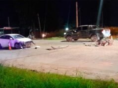 米斯基馬尤附近51號公路上摩托車與汽車發生嚴重事故