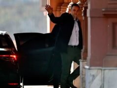 政治桌在玫瑰宮舉行會議並確定特別會議的策略