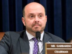 眾議員加巴里諾在明尼阿波利斯槍擊事件後再次呼籲召開國土安全部監督聽證會