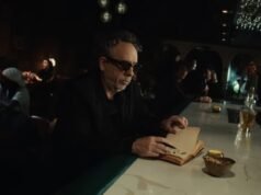 A$AP Rocky 在 Riotous Air Force (Black Demarco) 視頻中邀請 Tim Burton 參演。