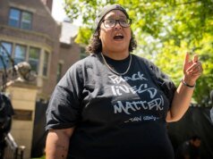 Shontill Allen,聖保羅學校董事會成員 被捕後,他被議員扇了耳光。