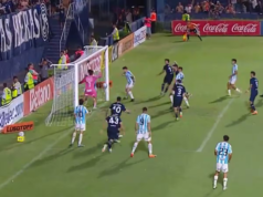 他咬進去了嗎?可疑的進球讓里瓦達維亞獨立隊在一場不尋常的比賽中獲勝