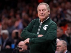 湯姆·伊佐 (Tom Izzo) 的 84 秒參賽作品讓查爾斯·貝迪亞科 (Charles Bediako) 的 NCAA 資格案例變成了一個笑話