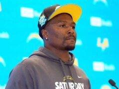 閃電隊托尼·杰斐遜宣布退休,吉姆·哈博決定聘用華盛頓特區新人