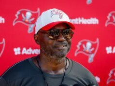 海盜隊協調員托德·鮑爾斯被美洲虎隊的利亞姆·科恩取代後,托德·鮑爾斯做出了最終的教練決定