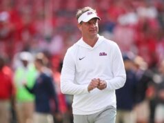 柯比在面臨對阿拉巴馬州前同事萊恩·基芬的裙帶關係指控後,失去了斯瑪特的員工。