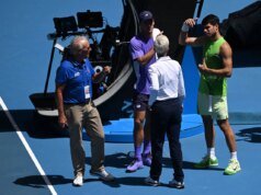 卡洛斯·阿爾卡拉斯的澳大利亞網球公開賽因比賽中出現醫療緊急情況而暫停