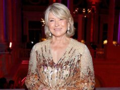 84 歲的瑪莎·斯圖爾特 (Martha Stewart) 穿著內衣素顏拍攝美容視頻