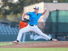 左撇子沃佩爾與金眼樂隊簽約