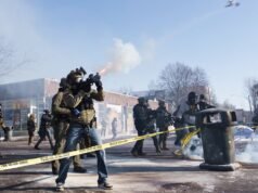 國土安全部對明尼阿波利斯槍擊事件的回應引發內部強烈反對:消息人士