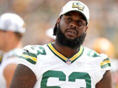 包裝工線衛被控在紐約機場持有武器