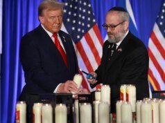 特朗普的反猶太主義大使猛烈抨擊沃爾茲將安妮·弗蘭克進行比較