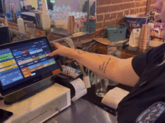 將吧台移到桌子上會給調酒師帶來小費問題。