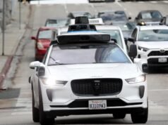 為什麼 Waymo 車輛不停車等候校車?