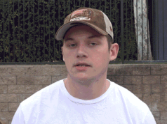 反 ICE 煽動者在周日禮拜期間襲擊明尼阿波利斯教堂