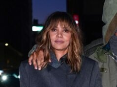哈莉·貝瑞 (Halle Berry) 穿著這雙可愛的 Cool-Girl 鞋子,整個冬天我都用它替換了我的運動鞋