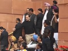 拉胡爾稱他的議員同事為“叛徒”。他用“Desh ke dushman”嘲笑來回答