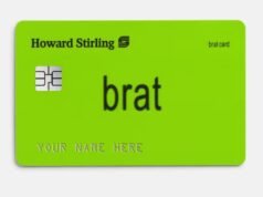 《The Moment》中 Charli XCX 的 Brat 信用卡是真的嗎?