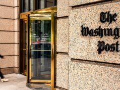 《華盛頓郵報》首席執行官威爾·劉易斯在解僱多名員工後因強烈反對而辭職。