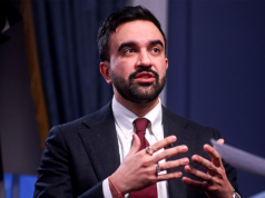 克里斯·克里斯蒂 (Chris Christie) 在除雪方面給紐約市市長佐蘭·馬姆達尼 (Zohran Mamdani) 打了“C”分。