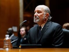 美國參議員質疑盧特尼克與愛潑斯坦的關係,呼籲商務部長辭職