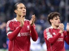 維吉爾·範戴克跳入防守以提高利物浦隊友米洛斯·科爾克茲的水平