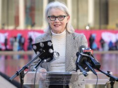 紐約市媒體和娛樂專員帕特·考夫曼辭職