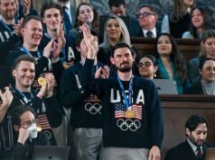 「有什麼好笑的?」:曲棍球迷指責美國男隊嘲笑川普的言論