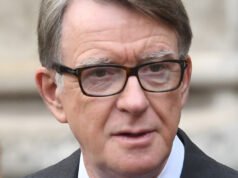 前英國大使因與傑弗裡·愛潑斯坦有聯繫而被捕