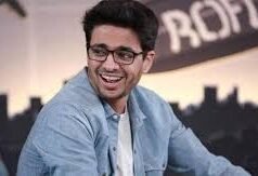 班加羅爾亞洲鳳凰城購物中心舉辦羅漢喬希 (Rohan Joshi) 的單口喜劇之夜,將中年變成喜劇黃金 – APN 新聞