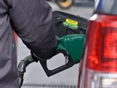 政府將於3月實施部分提高燃油稅