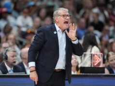 康乃狄克大學第一名教練 Geno Auriemma 打破投票紀錄