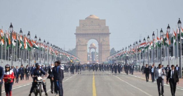 25india-gate.jpg