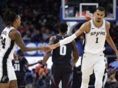 德文·瓦塞爾帶領馬刺隊擊敗東部領先的活塞隊