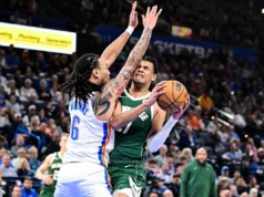 前雷霆前鋒烏斯曼·迪昂幫助公鹿隊以 110-93 擊敗俄克拉荷馬城