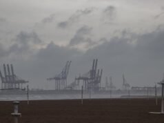 瓦倫西亞港因惡劣天氣關閉