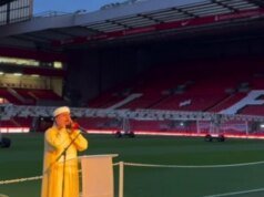 利物浦總部迴響阿贊,網友將YNWA改為“沒有安拉就一事無成”