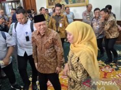 東爪哇省交通部長兼省長協調 2026 年開齋節的交通準備工作