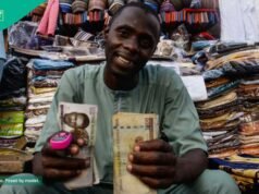 黑市交易商發布新匯率,美元暴跌