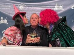 演員邁克爾·基頓被哈佛哈斯蒂布丁劇團授予年度人物稱號。