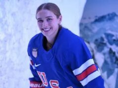 卡洛琳哈維是誰?認識這位美國冰上曲棍球明星的父母、淨資產、伴侶、種族等