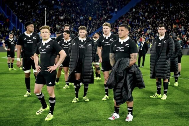 Dejected-All-Blacks-23-Aug-2025-Marcelo-Endelli-Getty-Images-e1756028050334.jpg