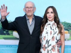 《回到未來》明星克里斯多福勞埃德與妻子分享最甜蜜的照片