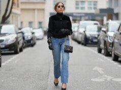 這款舒適的煙管牛仔褲配有彈性腰帶