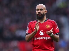 布萊恩·姆博莫表示曼聯有一名球員在訓練中比布魯諾·費爾南德斯更有競爭力